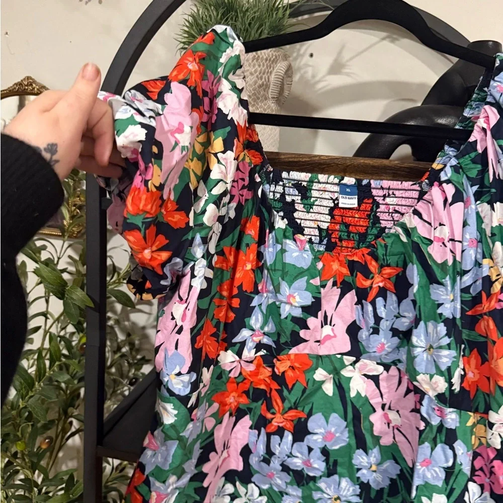 Old Navy Vibrant Floral Puff Sleeve Blouse size xl - Picture 2 of 6